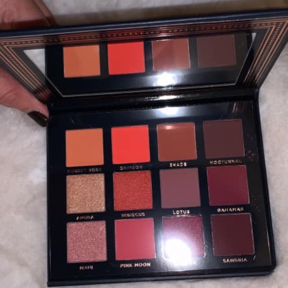 Ace Beaute eyeshadow scarlet dusk palette